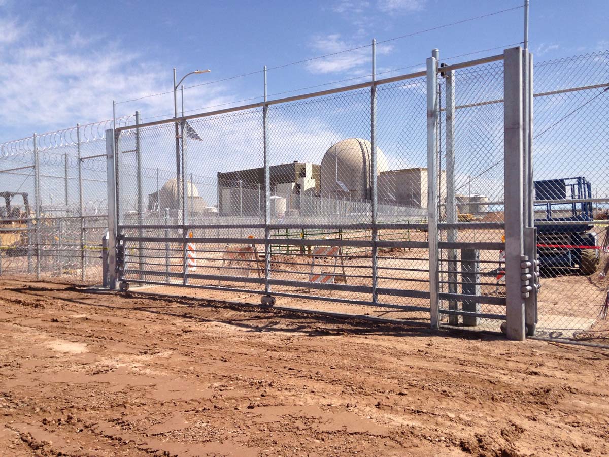 Commercial Fence barbed wire